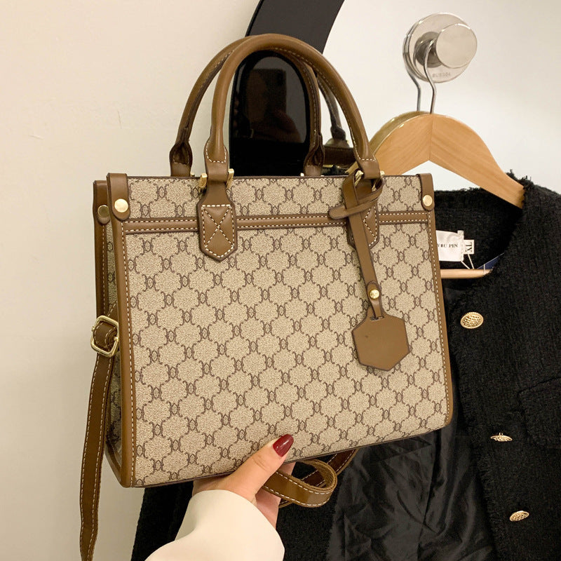 Luxury Chain Shoulder Tote – Designer-Inspired Large Capacity Handbag for Women