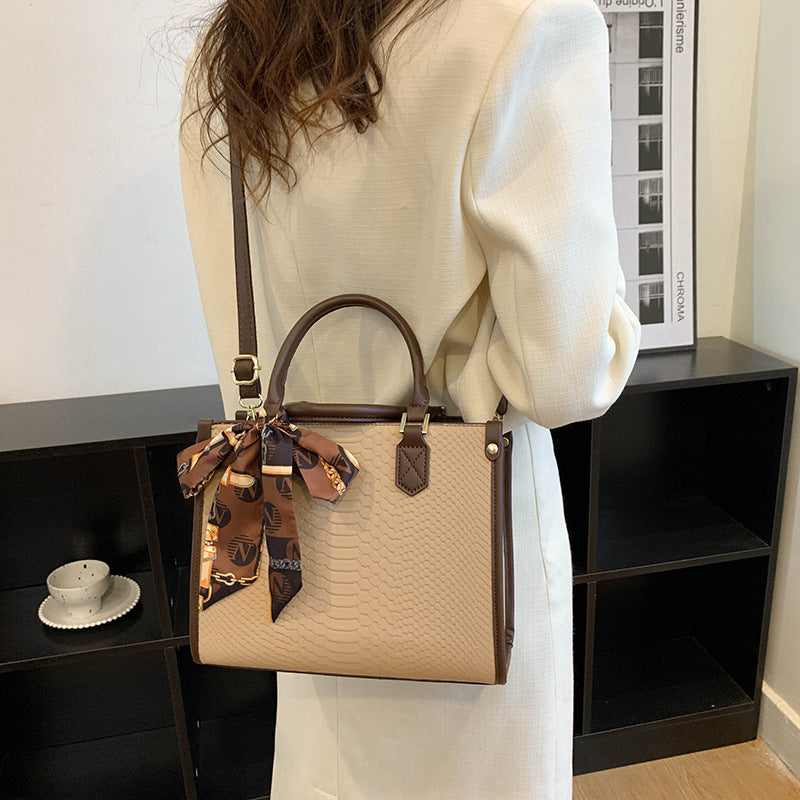 Luxury Chain Shoulder Tote – Designer-Inspired Large Capacity Handbag for Women