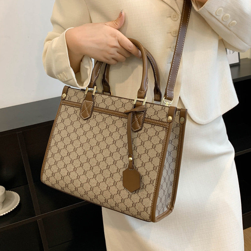 Luxury Chain Shoulder Tote – Designer-Inspired Large Capacity Handbag for Women