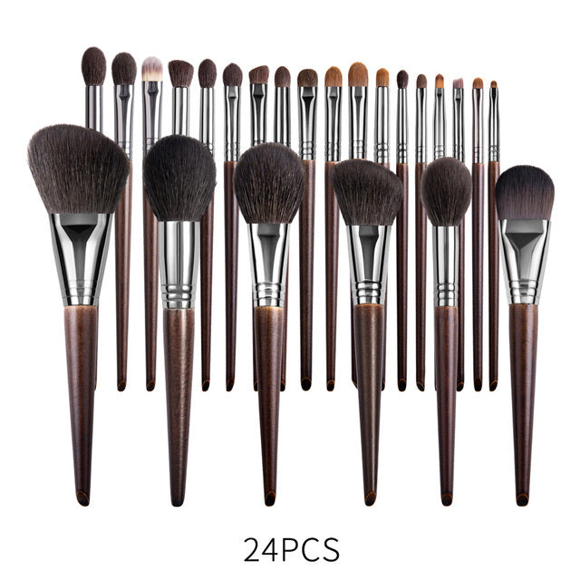 ProNaturé™ 18-Piece Natural Goat Hair Makeup Brush Set with Travel Case