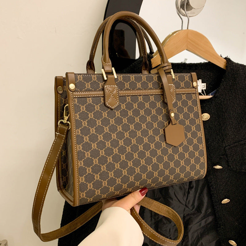 Luxury Chain Shoulder Tote – Designer-Inspired Large Capacity Handbag for Women