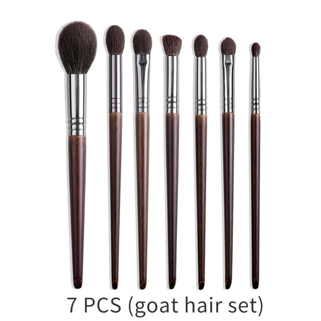 ProNaturé™ 18-Piece Natural Goat Hair Makeup Brush Set with Travel Case